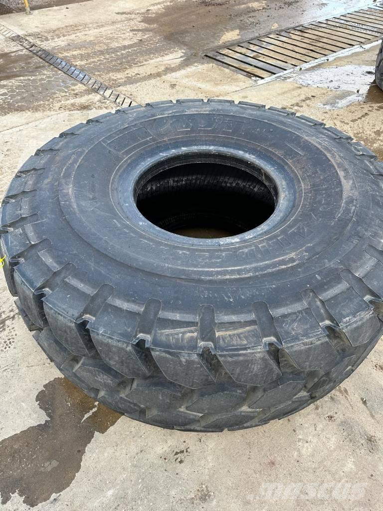 Bridgestone 26.5R25 Гуми