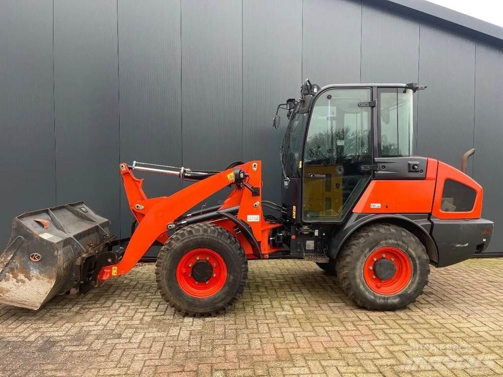 Kubota R065 Колесни товарачи