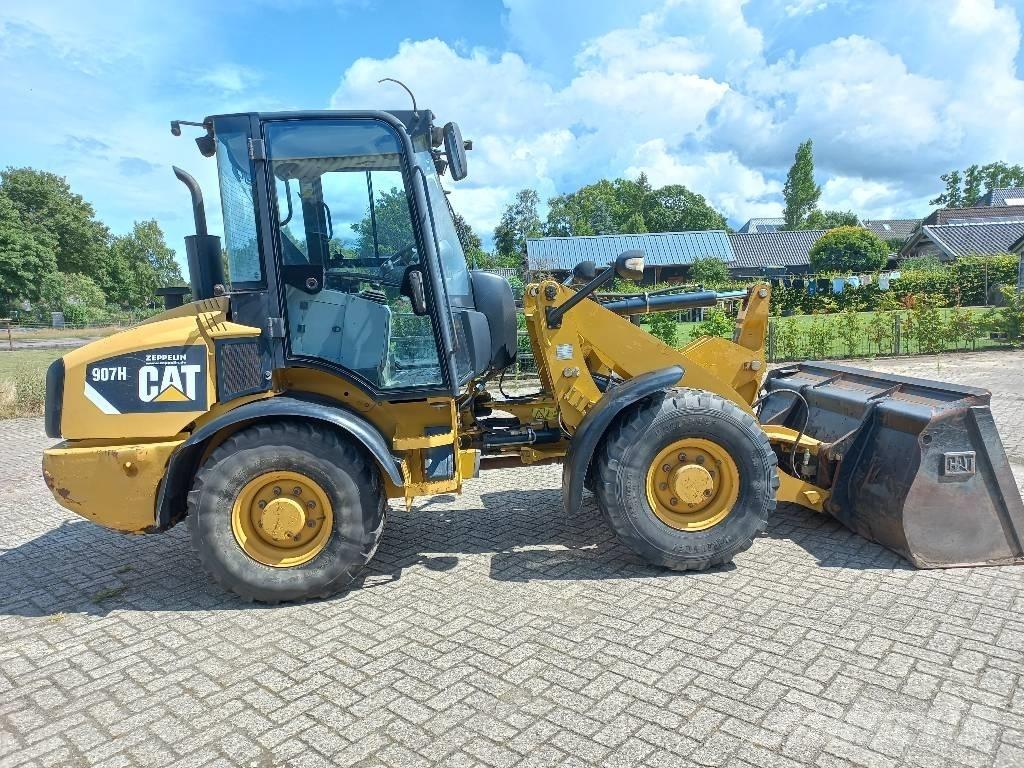 CAT 907 H Колесни товарачи