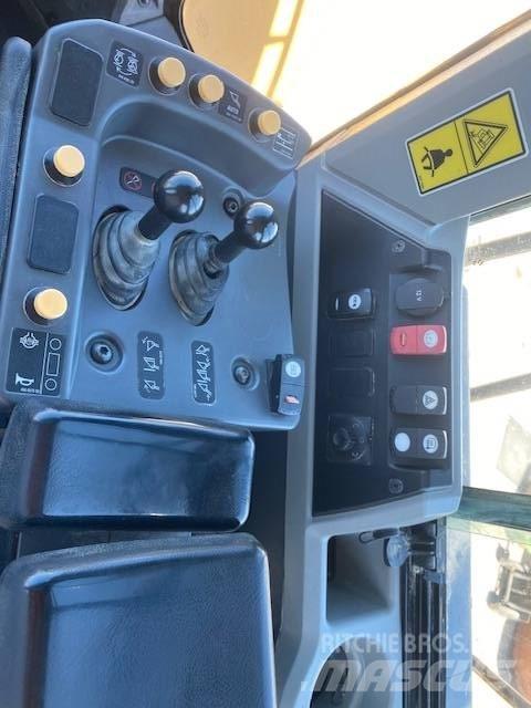 CAT 972 M Колесни товарачи