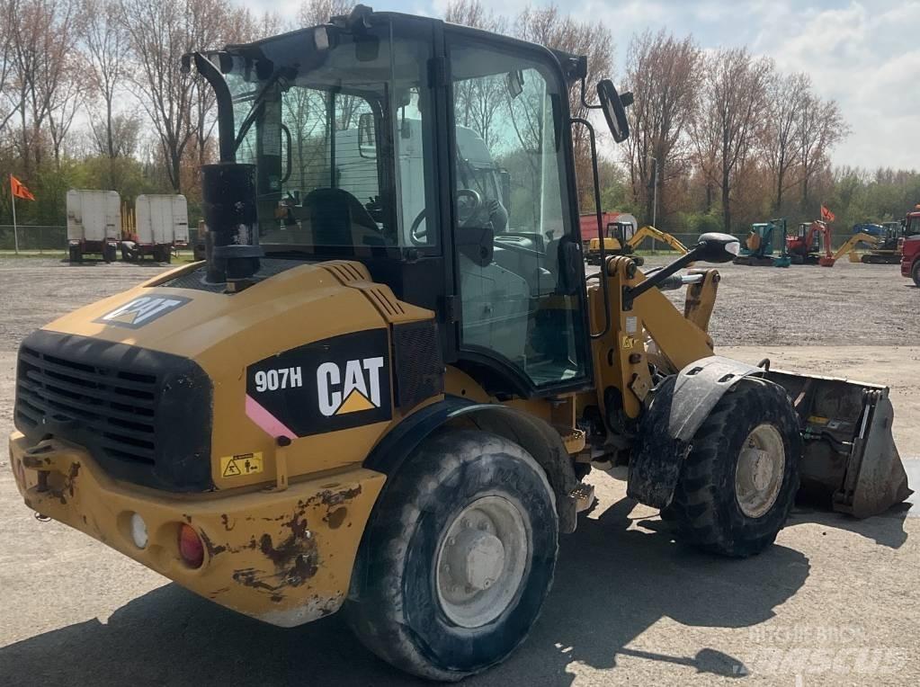 CAT 907 H Колесни товарачи