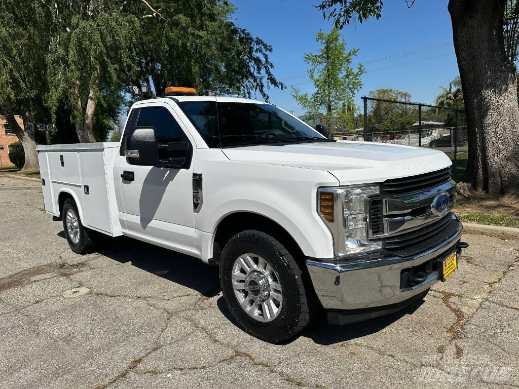 Ford F250 Пикапи