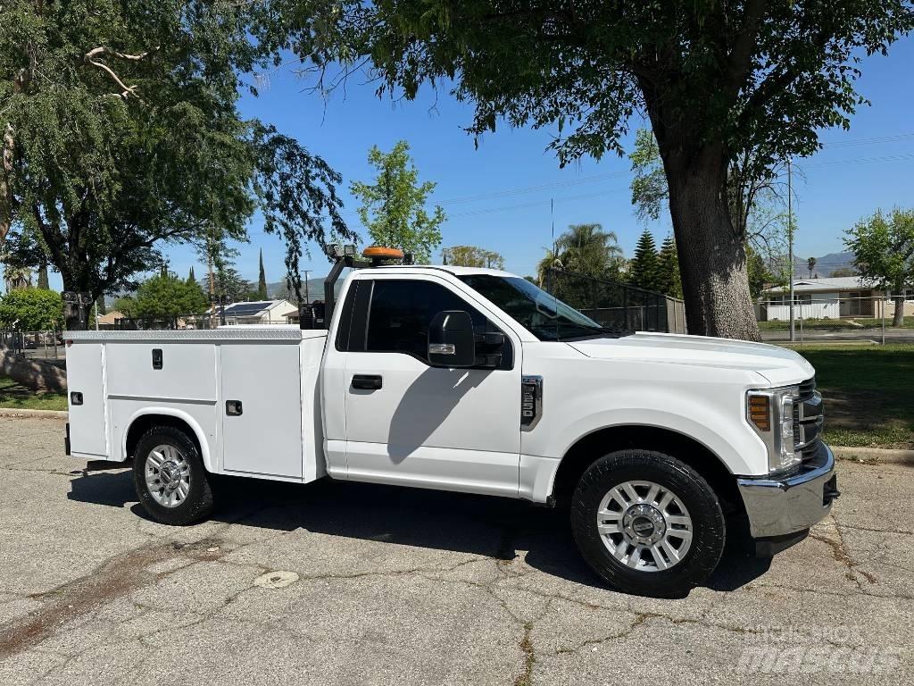 Ford F250 Пикапи
