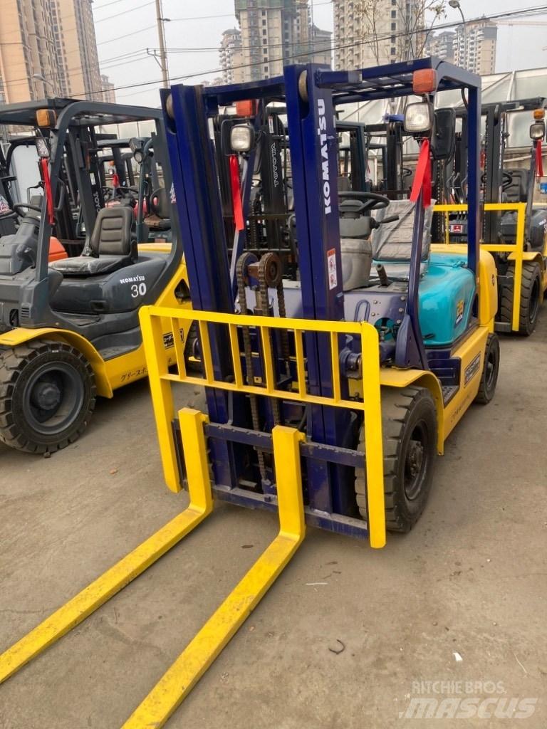 Komatsu FD25 Дизелови камиони