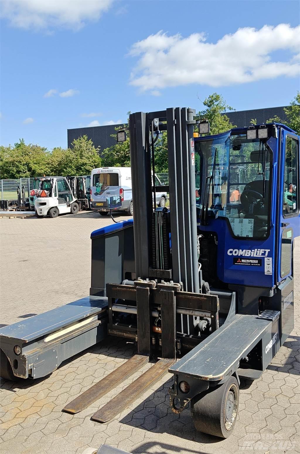 Combilift C4500E Повдигач с движение в 4 посоки
