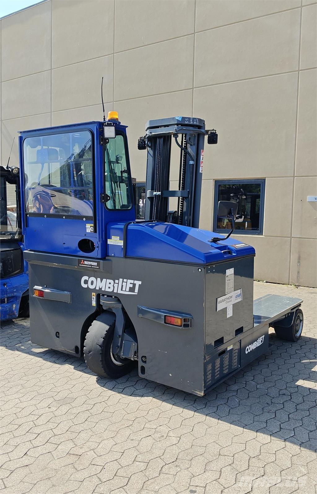 Combilift C4500E Повдигач с движение в 4 посоки