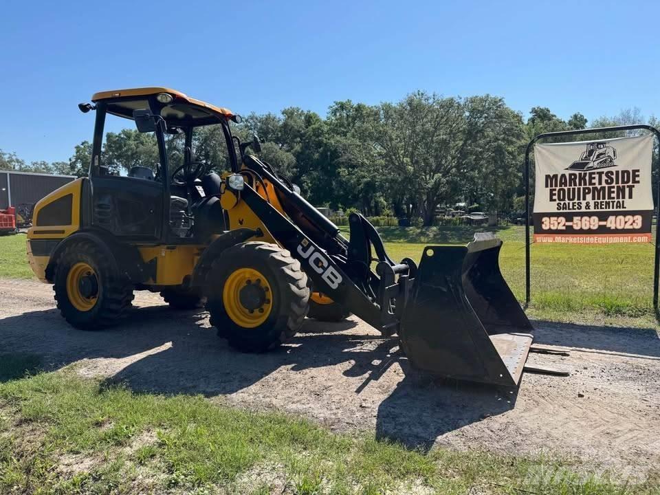 JCB 407 Колесни товарачи