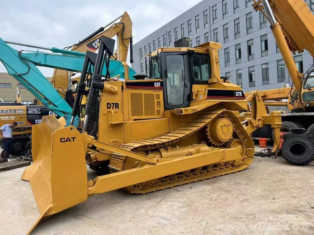 CAT D 7 R Верижни булдозери
