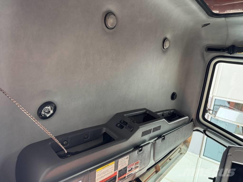 Mack GU813 Самосвал