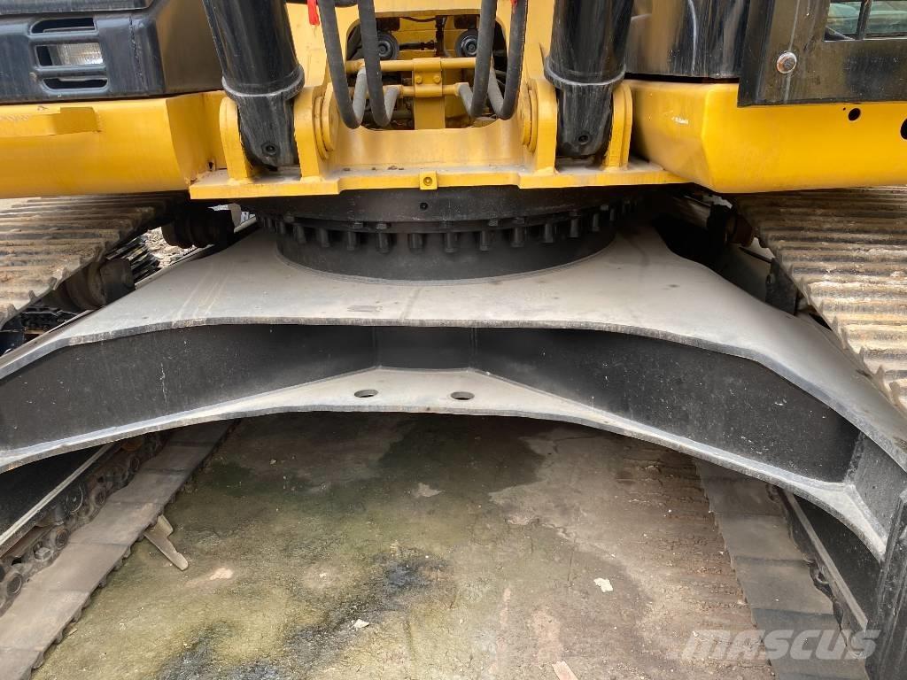 CAT 330 D Верижен екскаватор