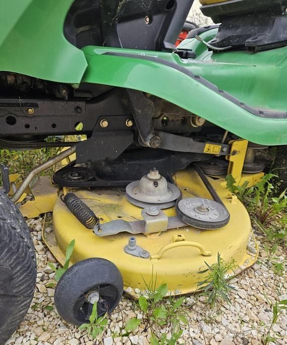 John Deere X 300 R Тракторни косачки
