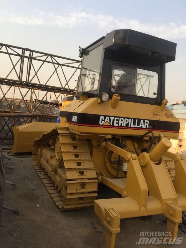 CAT D5N Верижни булдозери
