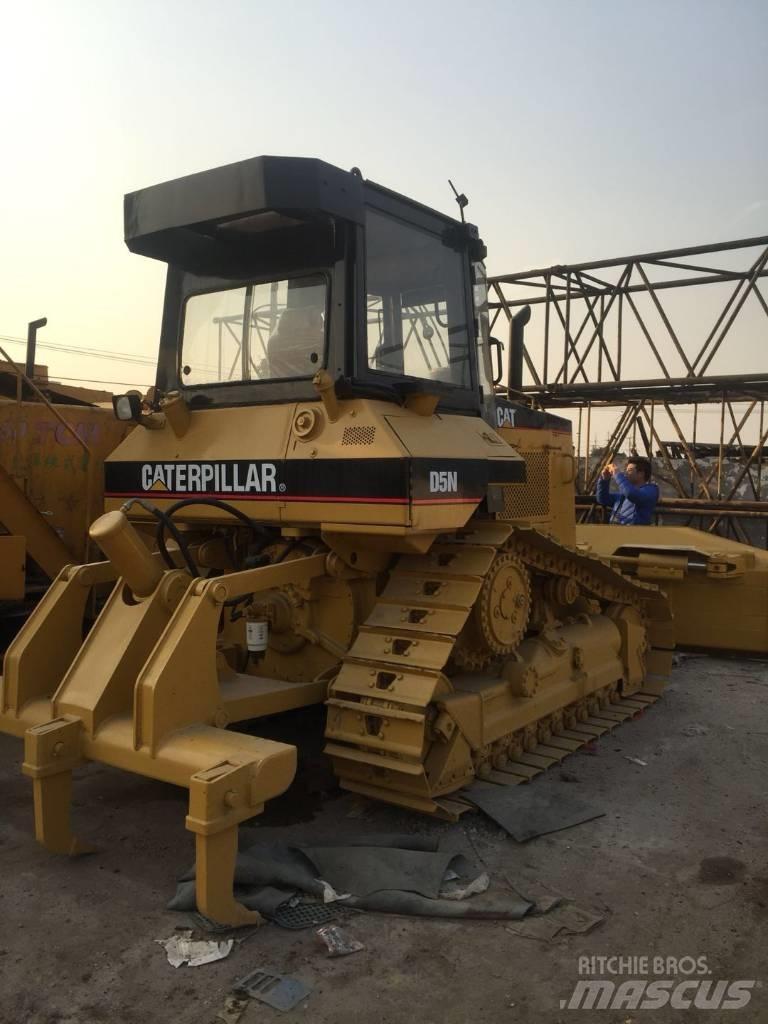 CAT D5N Верижни булдозери
