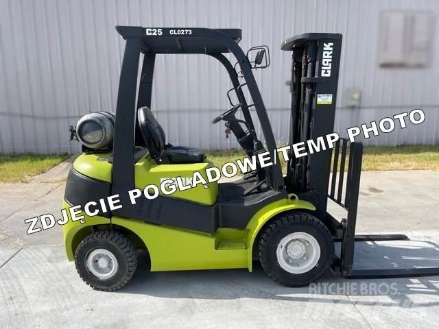 Clark C25L Камиони с АГУ