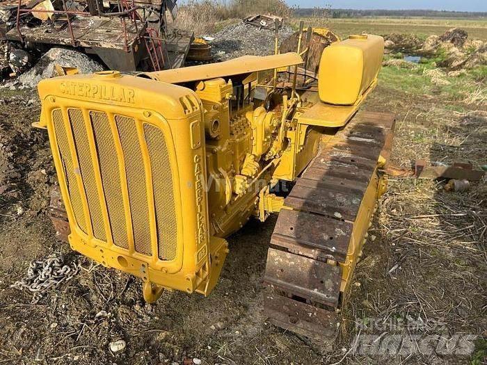 CAT D2 - Верижни булдозери
