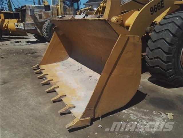 CAT 966 E Колесни товарачи
