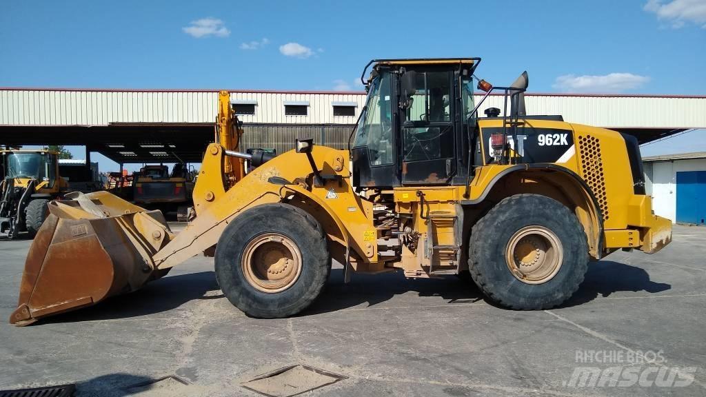CAT 962K Колесни товарачи