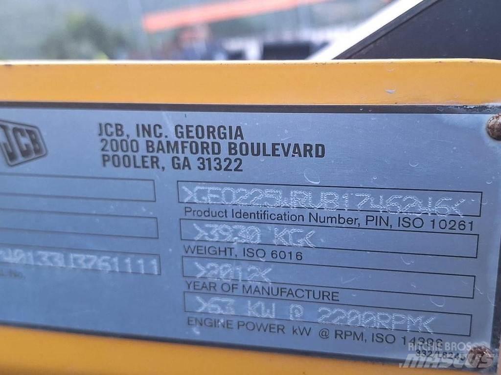 JCB 225 Мини товарачи