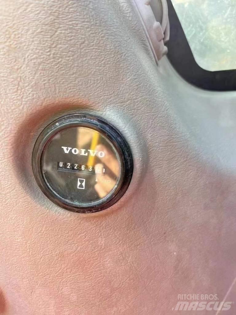 Volvo EC 220 Верижен екскаватор