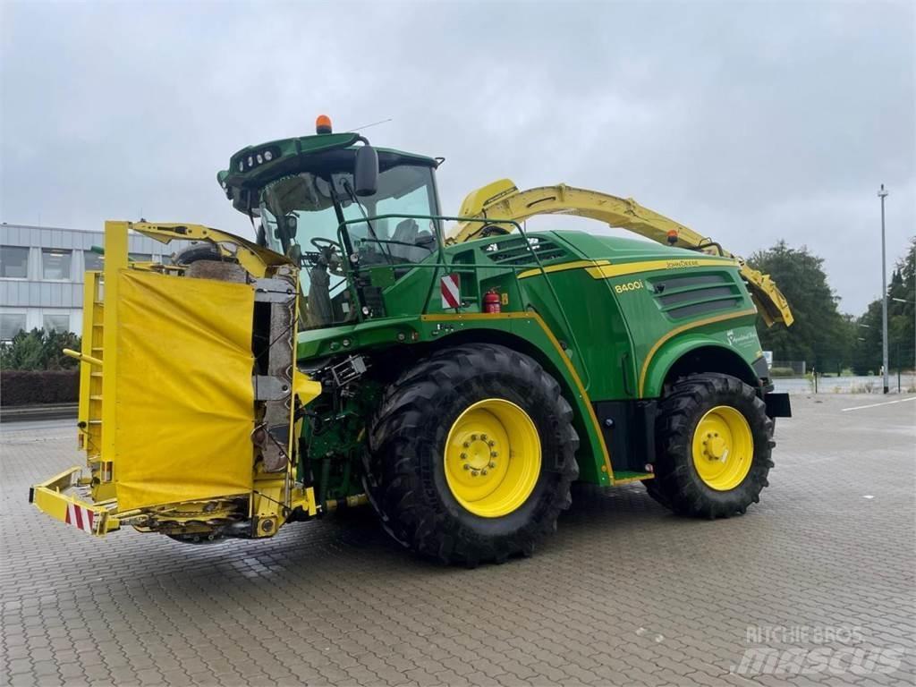 John Deere 8400 i Самоходни фуражири