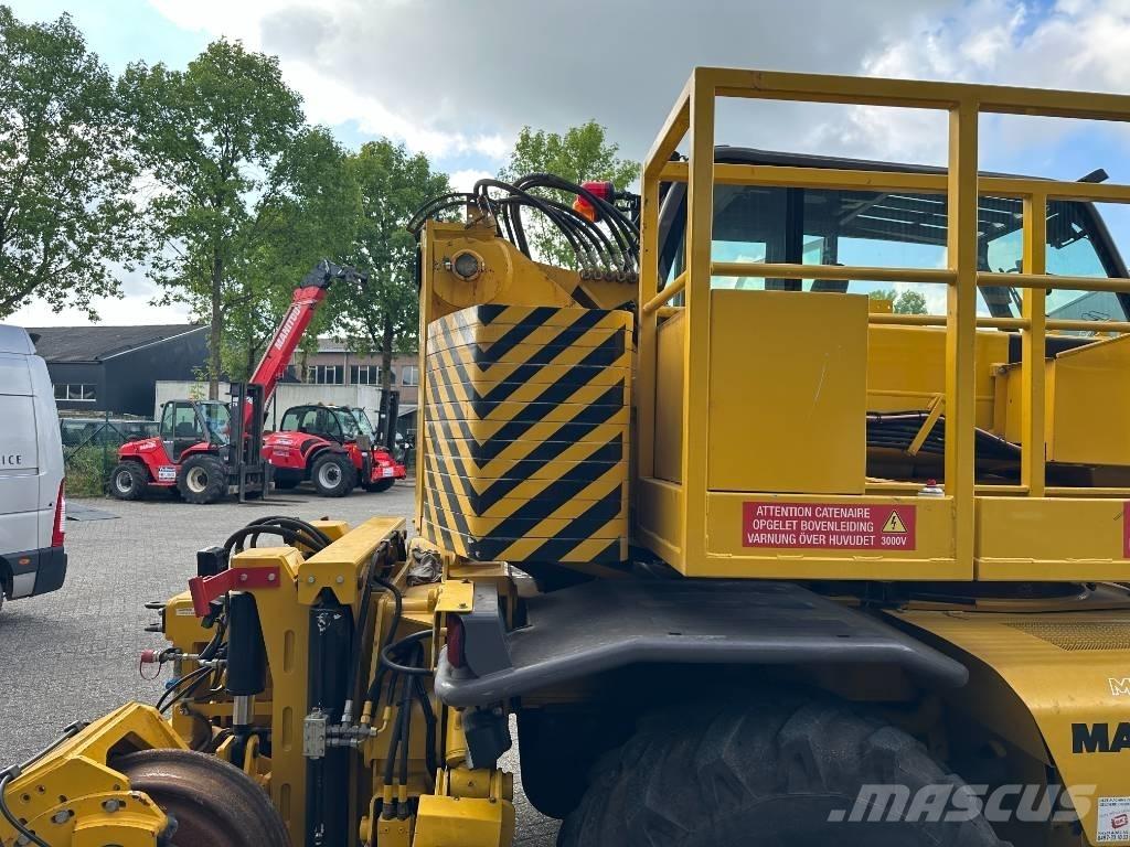 Manitou Manirail Телескопични товарачи