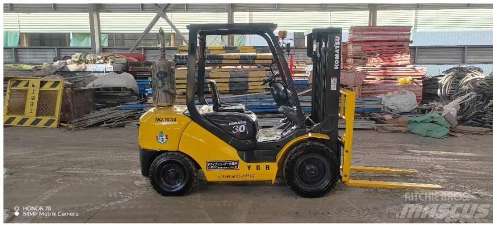 Komatsu FD 30 T-14 Дизелови камиони