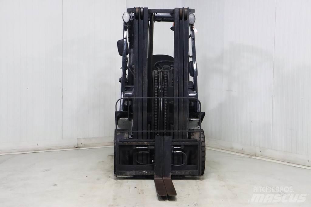Nissan U1D2A20LQ Камиони с АГУ