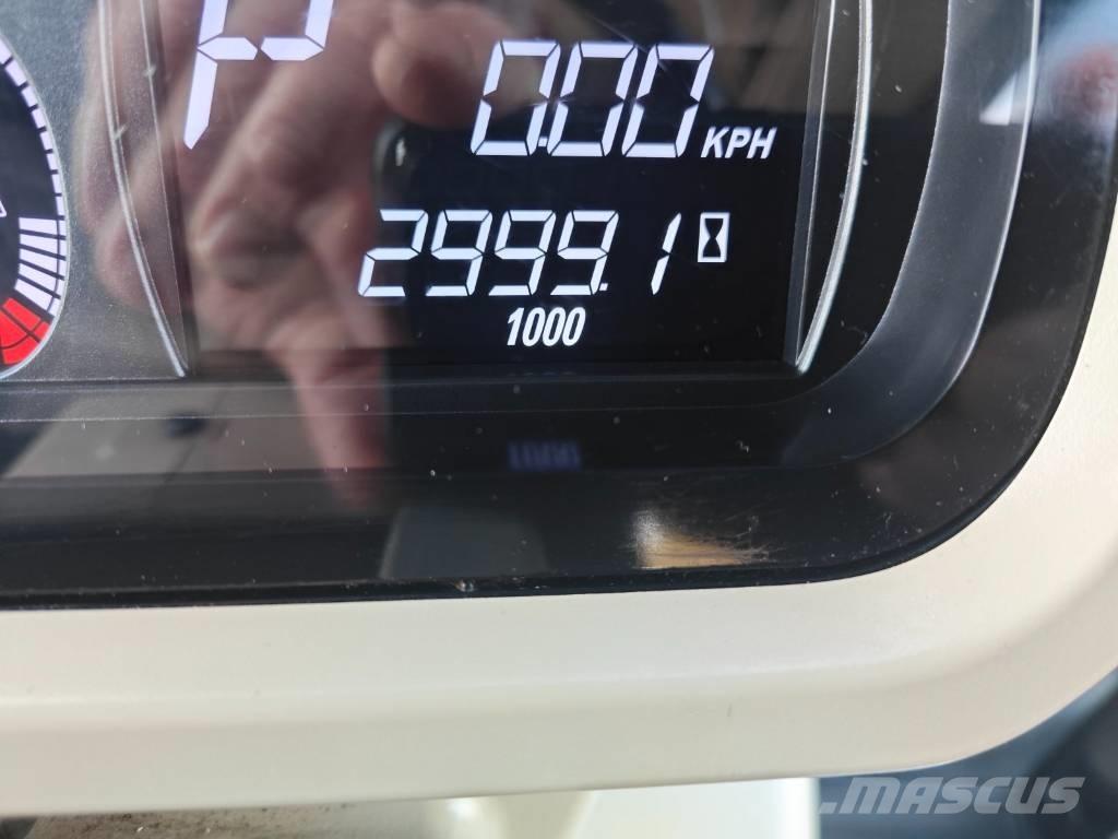 Massey Ferguson 8740 Трактори