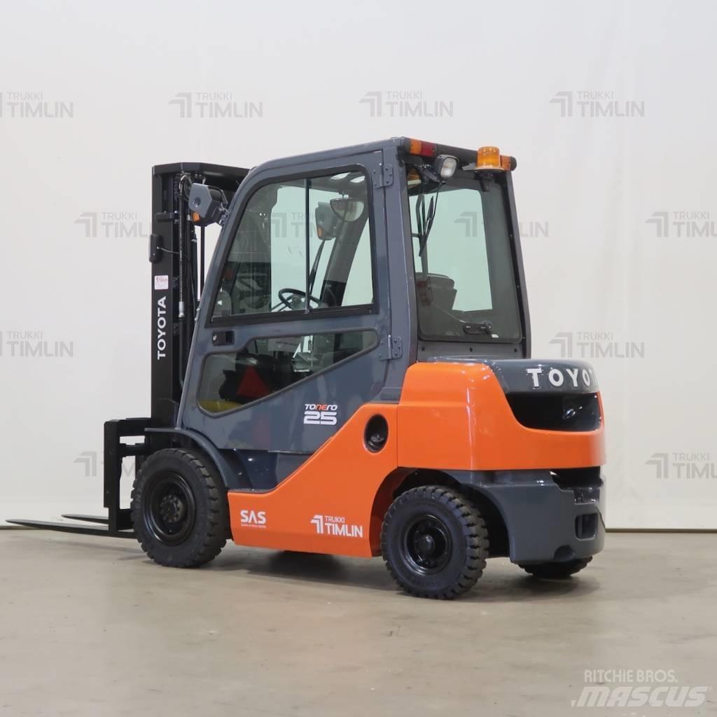 Toyota 52-8FDF25 Дизелови камиони