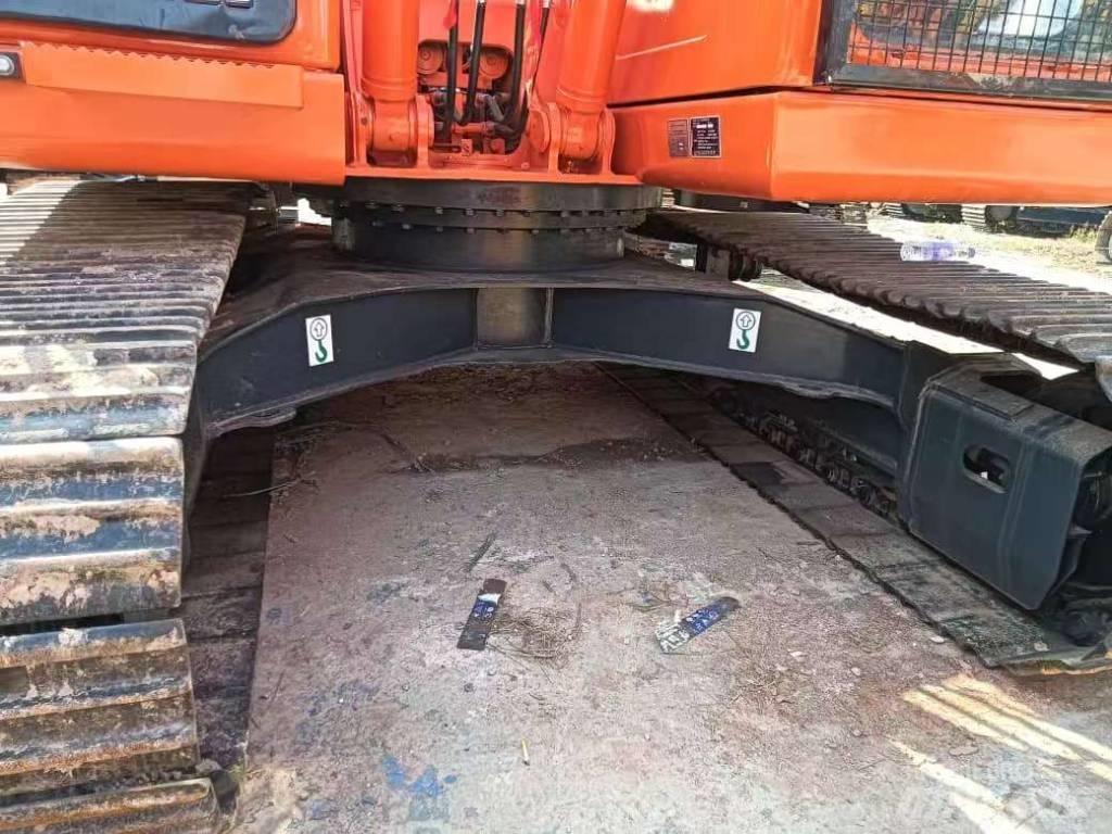 Doosan DX150 Средни екскаватори 7т - 12т