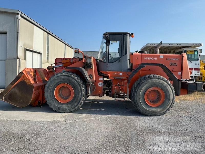 Hitachi LX 290 E Колесни товарачи