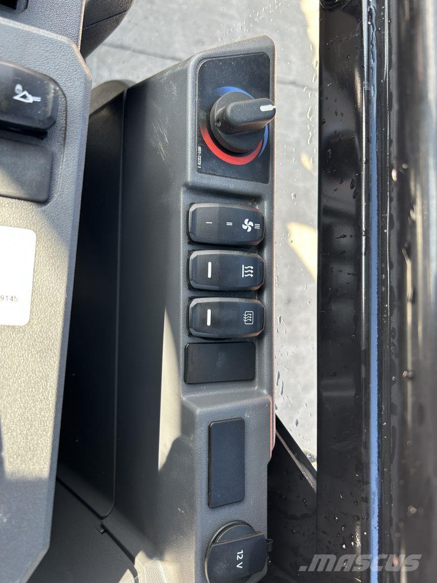 CAT 906 (9145) Многофункционални товарачи