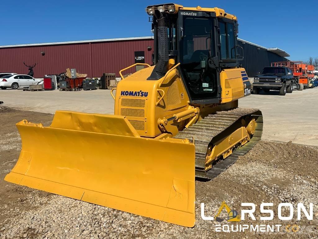Komatsu D37PX-23 Верижни булдозери
