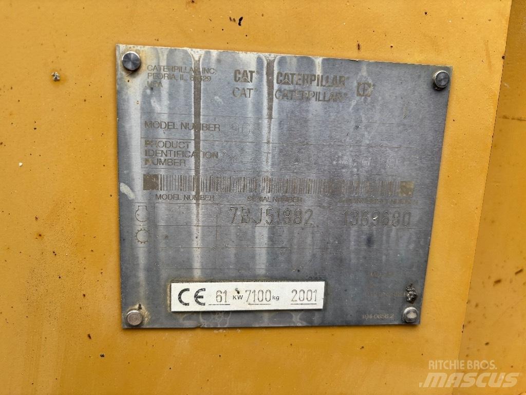 CAT 908 Колесни товарачи