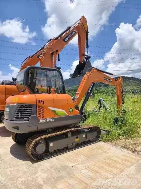 Doosan DX 60E Средни екскаватори 7т - 12т