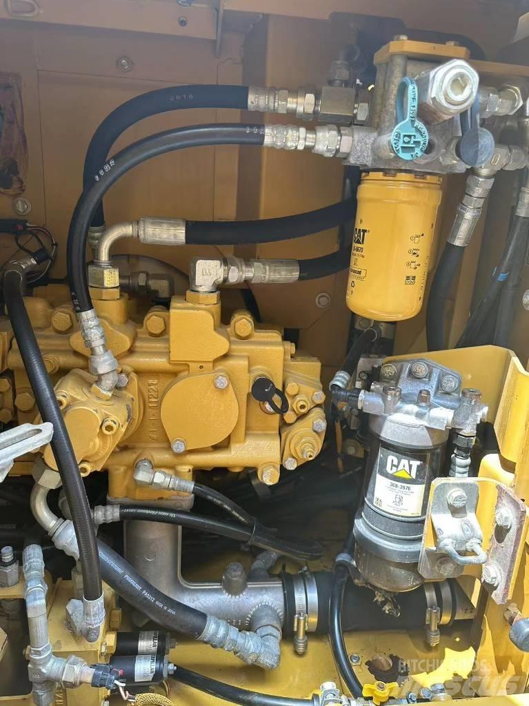 CAT 320C Средни екскаватори 7т - 12т
