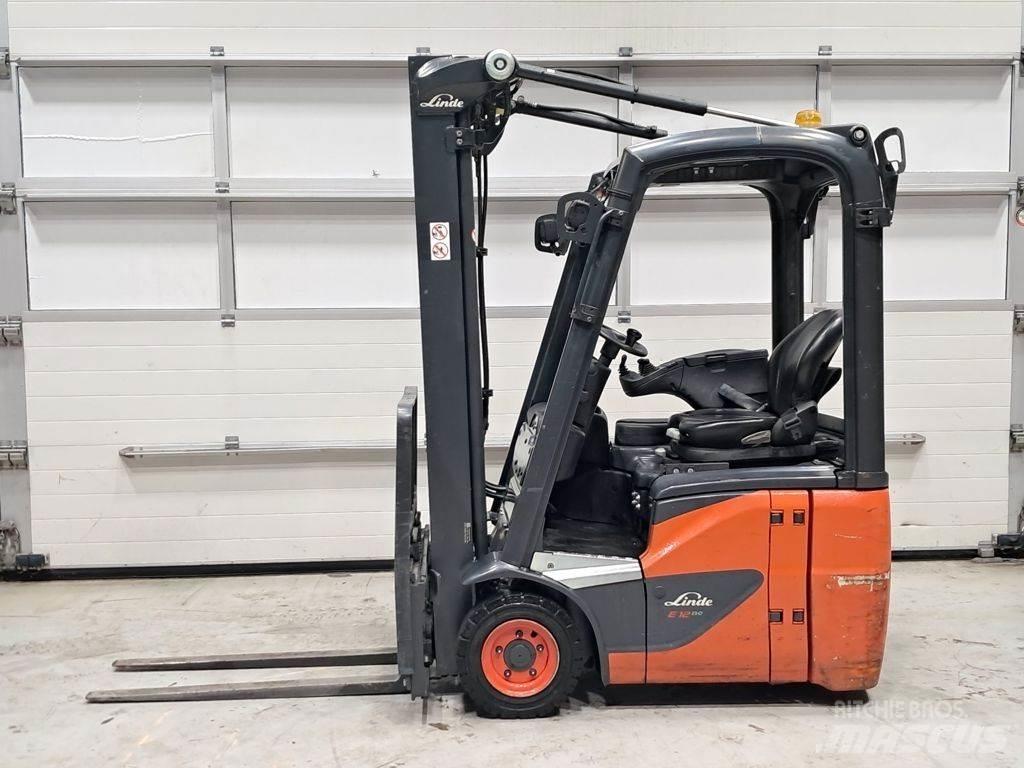 Linde E12-02 Електрически вилични кари-повдигачи