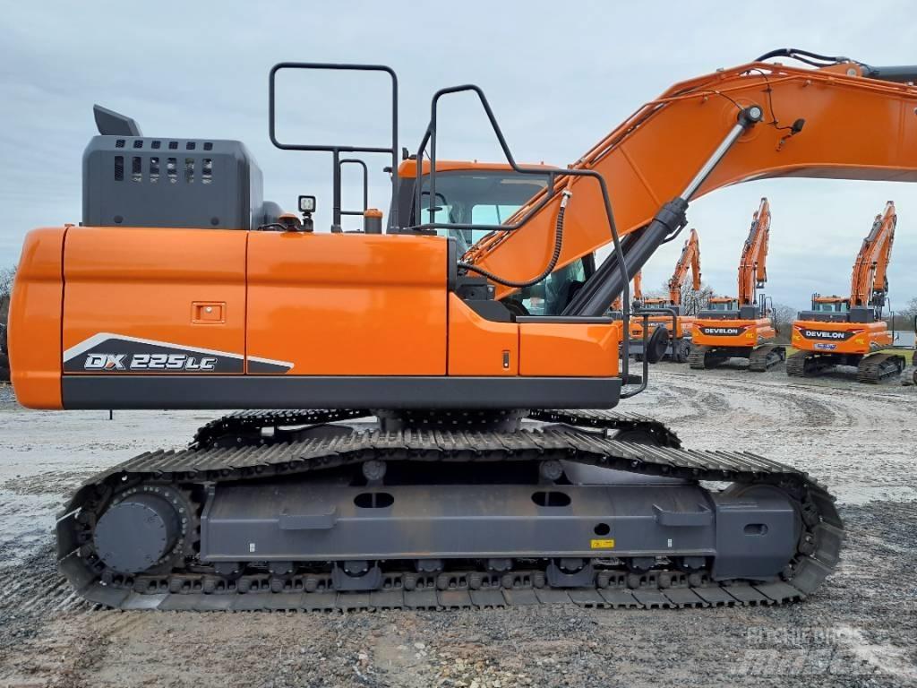 Develon DX 225 LC-7 Верижен екскаватор
