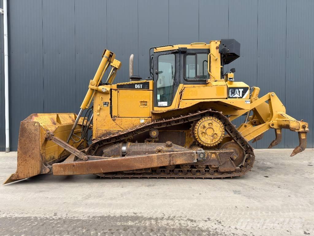 CAT D6T XL Верижни булдозери
