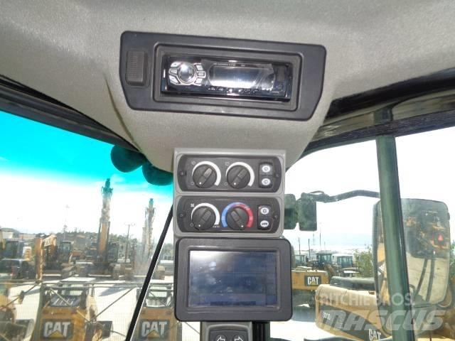 CAT 950M Колесни товарачи