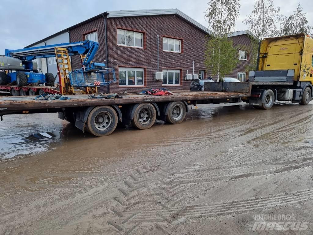 Andover W 28 Полуремаркета с подвижен под
