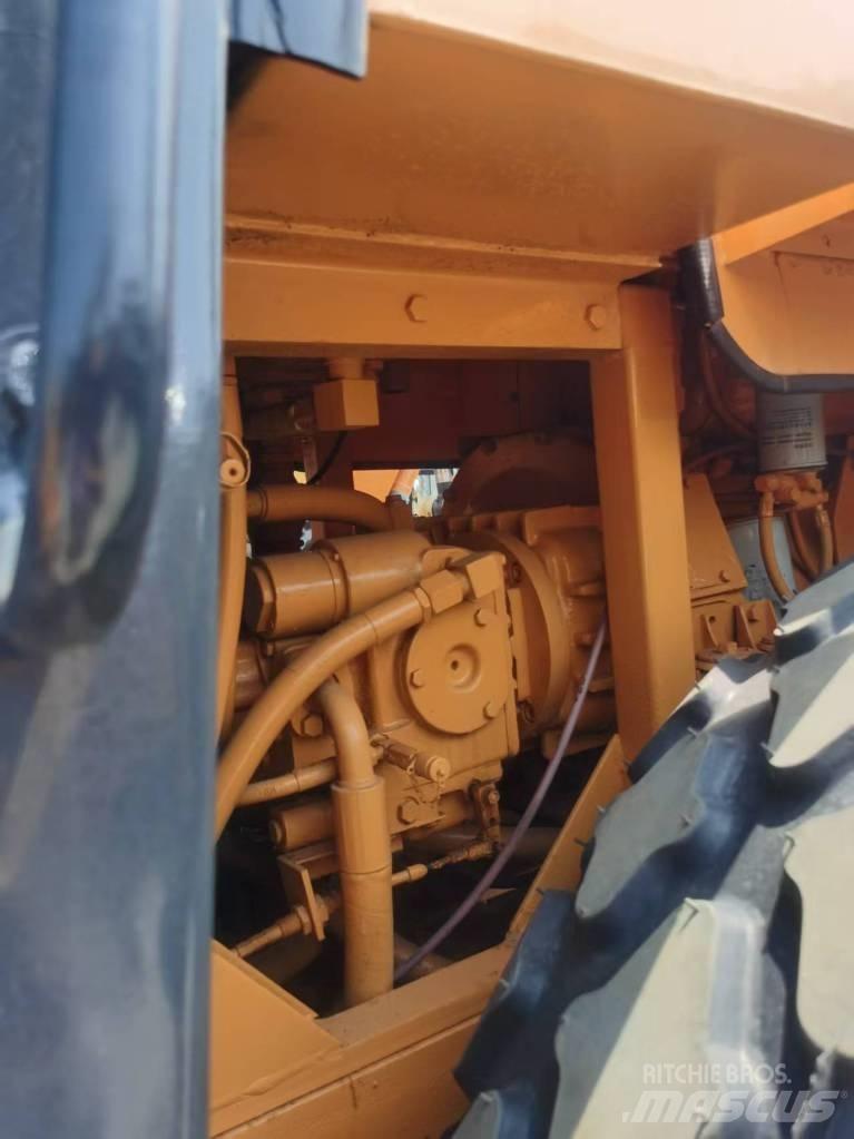 Dynapac ca25d Еднобарабанни ролки
