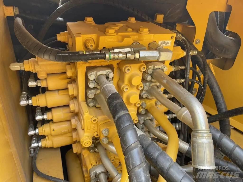 Komatsu PC200-8 Верижен екскаватор