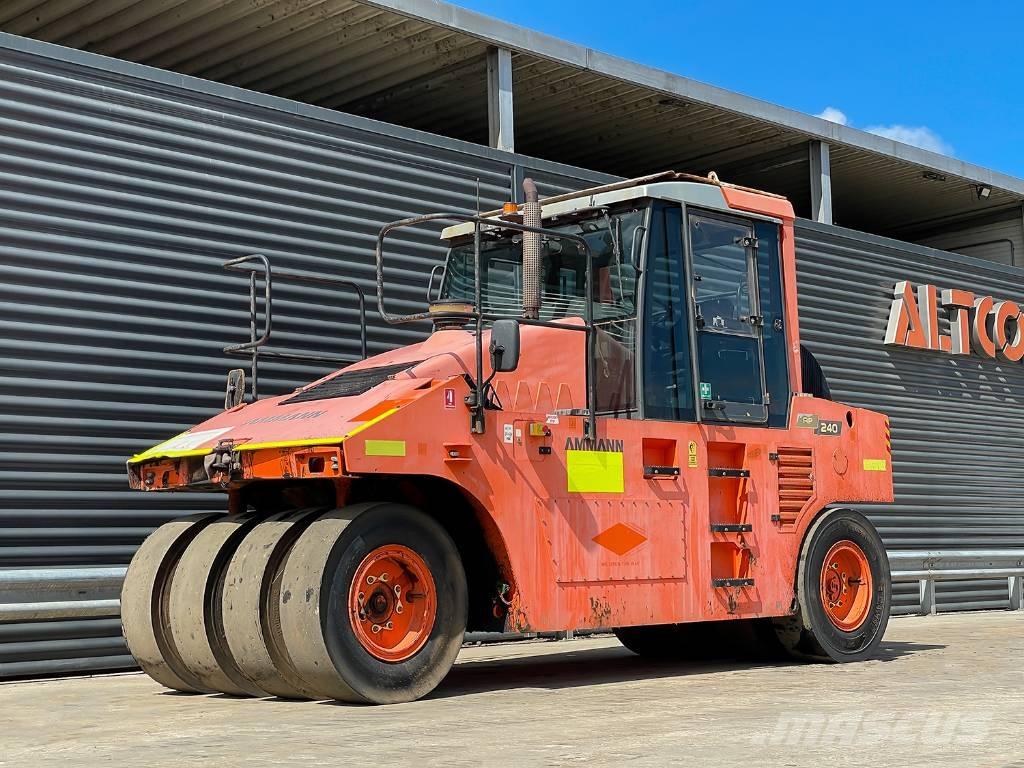 Ammann AP 240 Пневматични гумени  ролки
