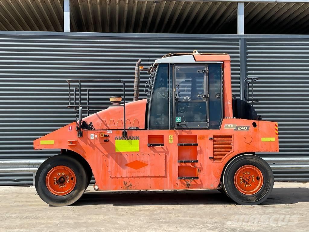 Ammann AP 240 Пневматични гумени  ролки
