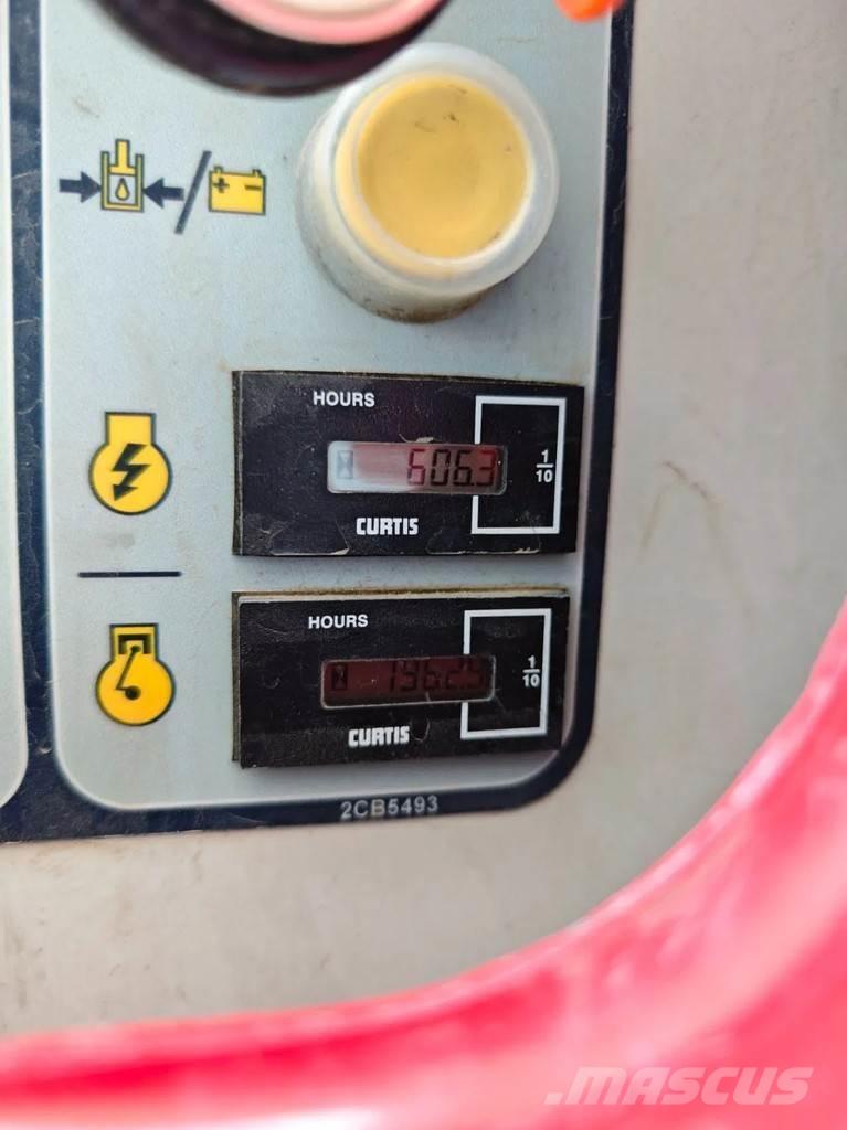 Dino 220 XTC 2 Съчленени стрелови подемници