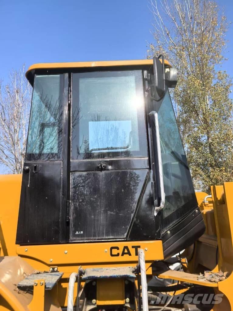 CAT 966H Колесни товарачи