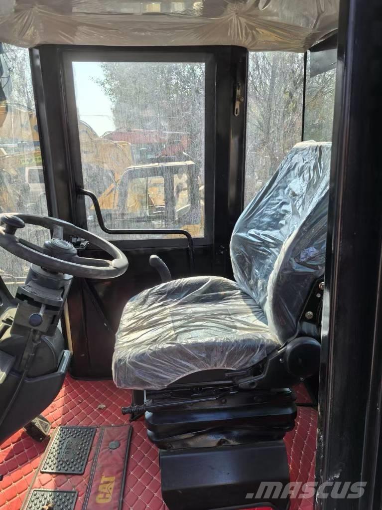 CAT 966H Колесни товарачи
