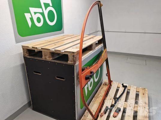 JLG 307 door Кабина