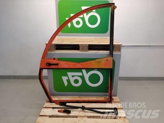 JLG 307 door Кабина